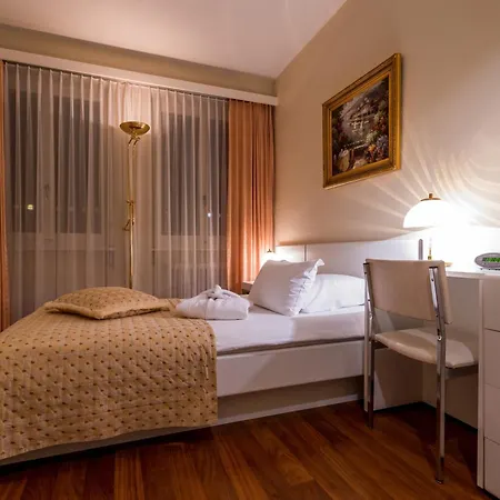Century 4* Geneva