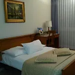 Century 4* Ginebra