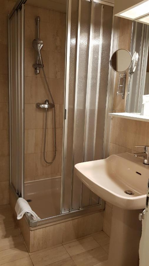 Century Hotel 4*