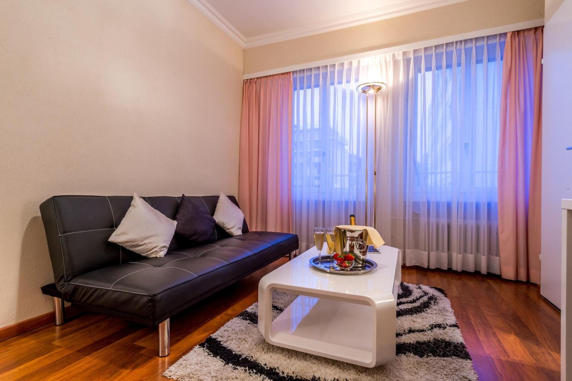Hotel Century 4*