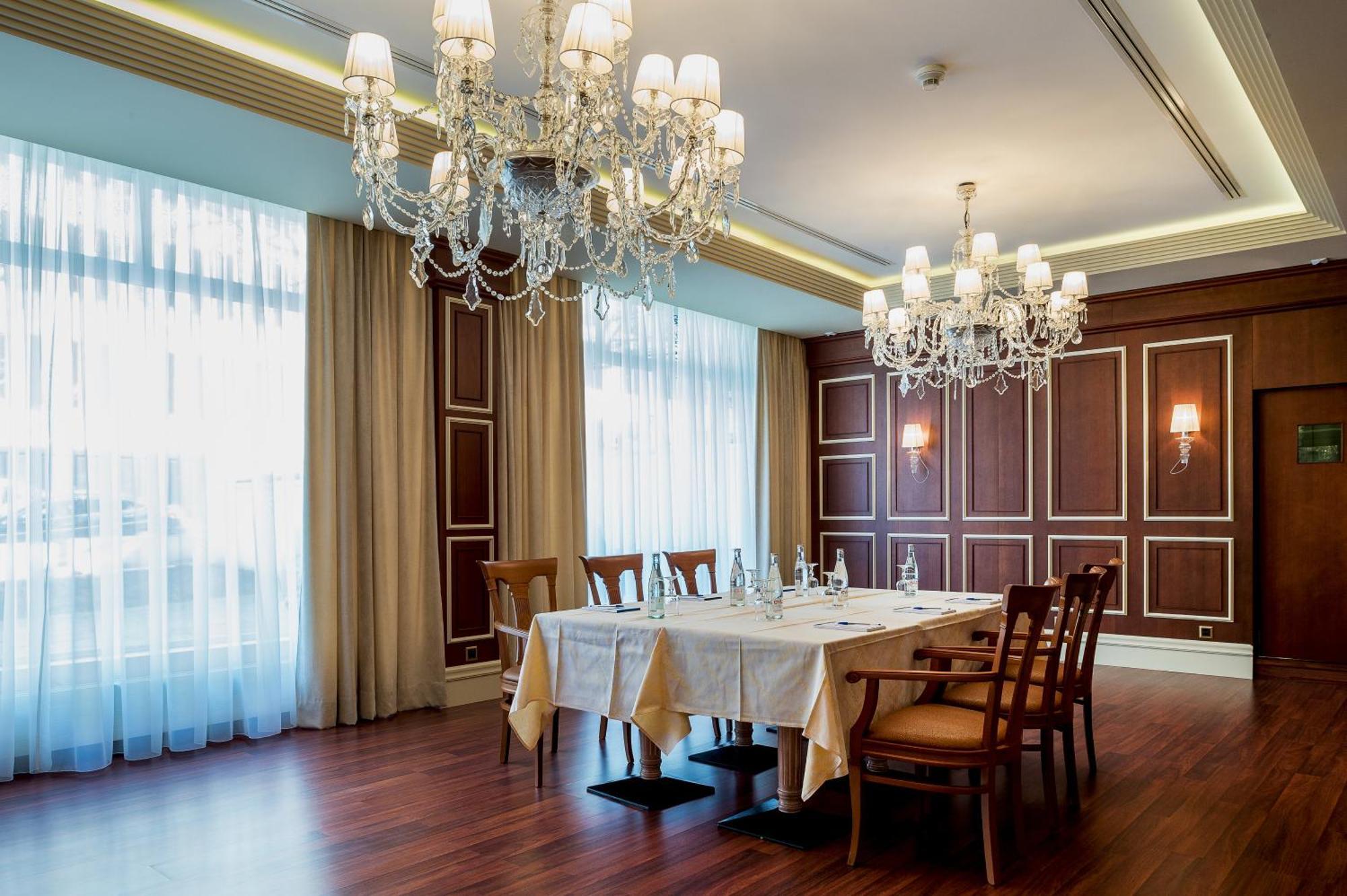 Hotel Century